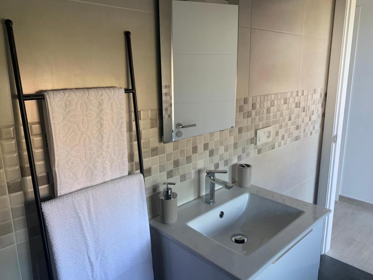 Апартаменти A Casa Vermella Con Jardin A 10 Minutos De Santiago De Compostela Ortono Екстер'єр фото