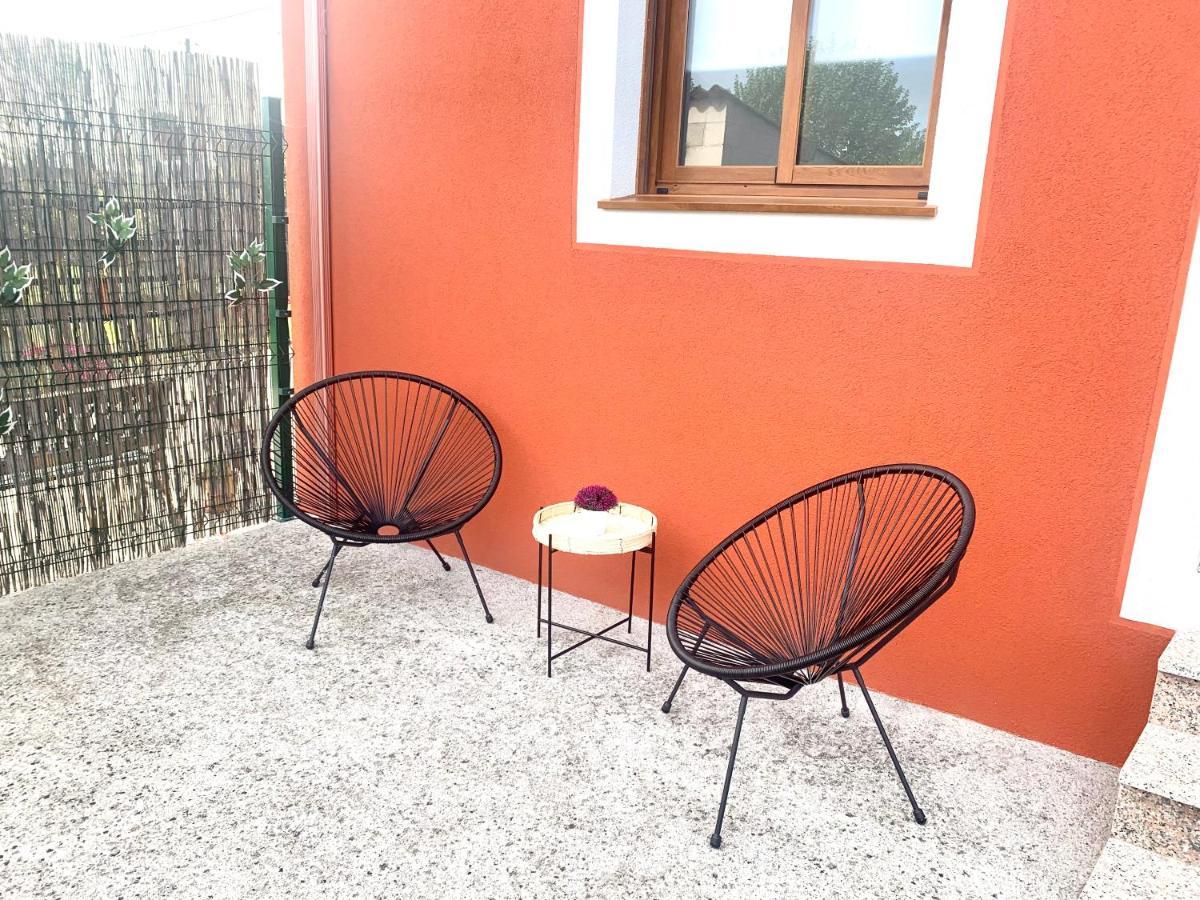 Апартаменти A Casa Vermella Con Jardin A 10 Minutos De Santiago De Compostela Ortono Екстер'єр фото